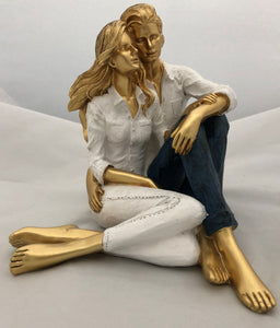 Figure - Couple Sitting jeans/shirt